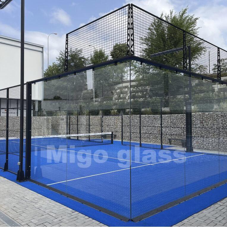 دیوار شیشه ای دادگاه Padel
